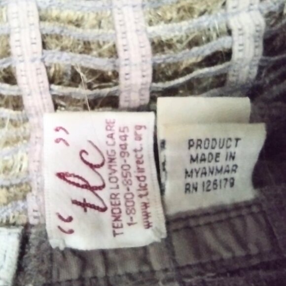 TLC Light Brownish Blonde Wavy Nora Style Wig With 10” Styrofoam Head - Picture 9 of 10